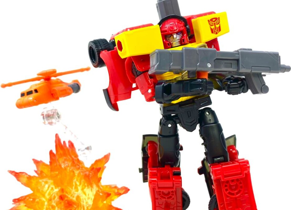 Armada Universe Mini con Jolt Powerlinx Hot Shot In hand Images